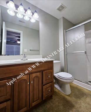 917 SW Imperial Ln,, Blue Springs, MO 64064