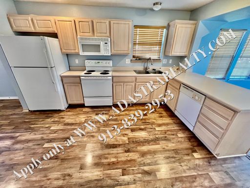 2141 SW Rambling Vine Rd,, Lee's Summit, MO 64082