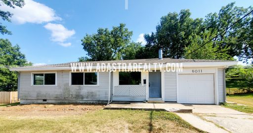 6011 N Forest Ave,, Gladstone, MO 64118-4823