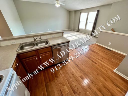 18521 S Mulberry Ct,, Gardner, KS 66030