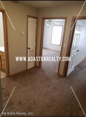 704 Meadow Ct,, Unit A,, Peculiar, MO 64078-2567