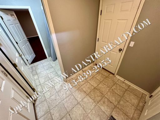 18521 S Mulberry Ct,, Gardner, KS 66030