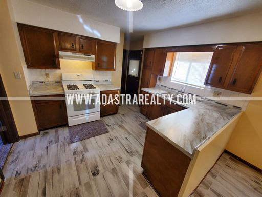 5327 E 100th St,, Kansas City, MO 64137