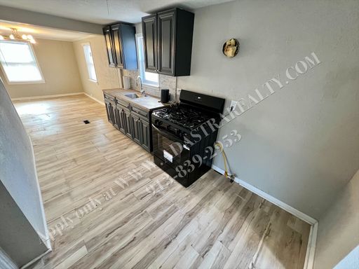 9603 E 35th St S, Independence, MO 64052