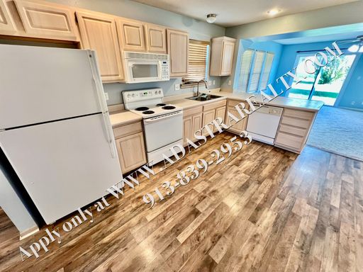 2141 SW Rambling Vine Rd,, Lee's Summit, MO 64082