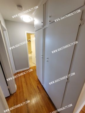 4825 W 75th St,, Prairie Village, KS 66208