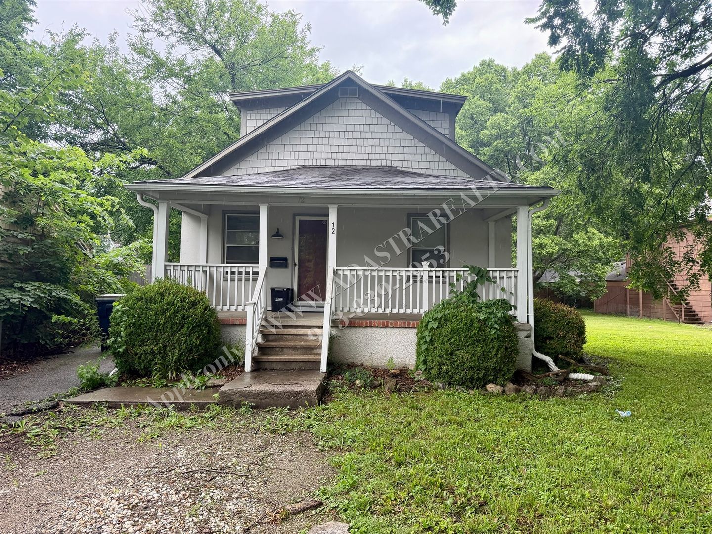 Kansas City House: 12 E 78th Ter,
