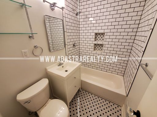 9709 Eby St,, Overland Park, KS 66212