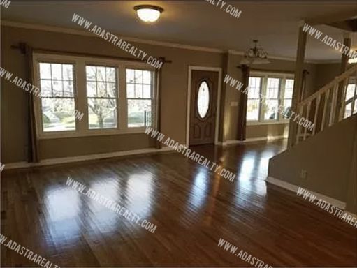 243 W 61st St,, Kansas City, MO 64113-1402