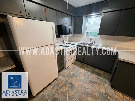 208 Brookside Dr,, Paola, KS 66071