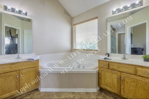 22091 Elm St, , Spring Hill, KS 66083