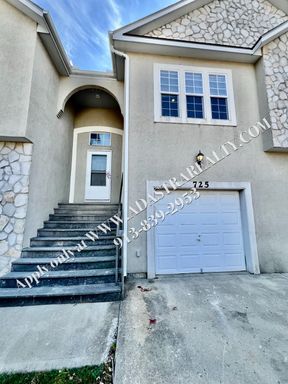 725 Woodson Ln,, Gardner, KS 66030