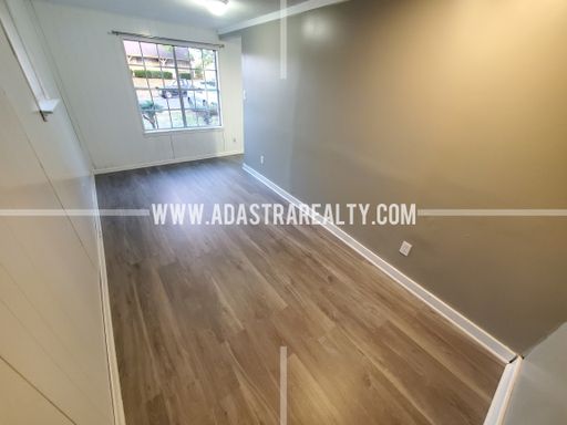 9414 Ballentine St,, Overland Park, KS 66214-1811