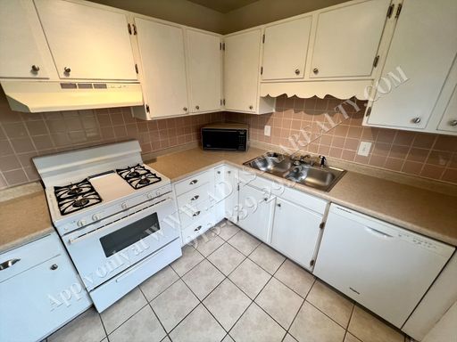 727 N Chestnut St, , Olathe, KS 66061