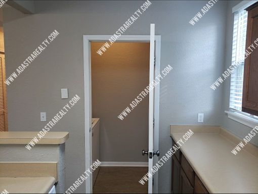 705 Arkansas St, , Unit B,, Lawrence, KS 66044-2350