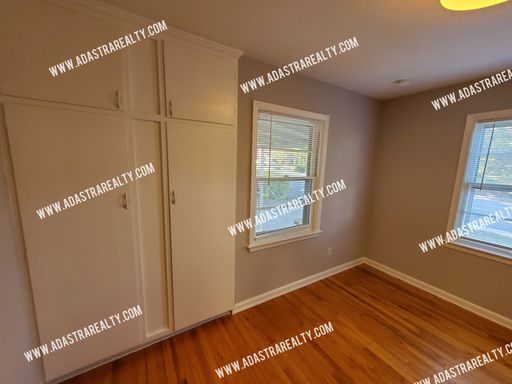 4825 W 75th St,, Prairie Village, KS 66208