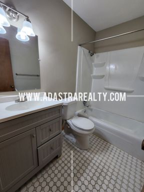 212 Brookside Dr,, Paola, KS 66071
