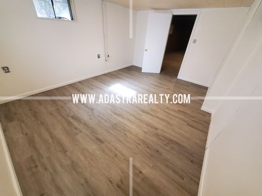 8607 Riggs St,, Overland Park, KS 66212