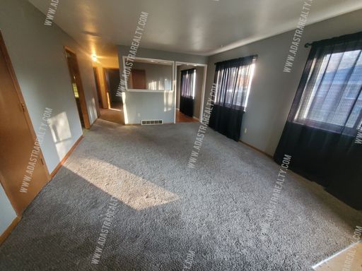 7903 Grandview St,, Overland Park, KS 66204-3303