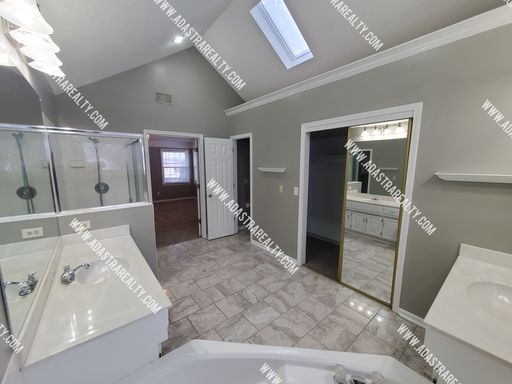 15810 Beverly St,, Overland Park, KS 66223-3475