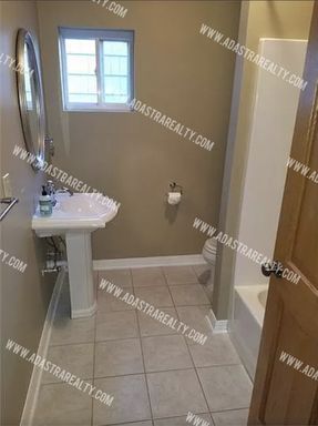 243 W 61st St,, Kansas City, MO 64113-1402
