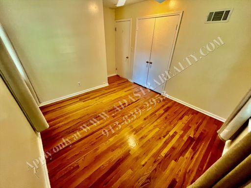 9832 Walmer St,, Overland Park, KS 66212