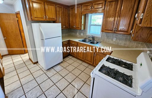 8617 Grant St,, Overland Park, KS 66212