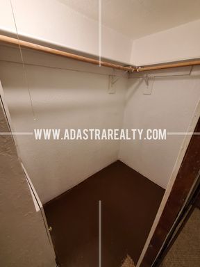 5327 E 100th St,, Kansas City, MO 64137