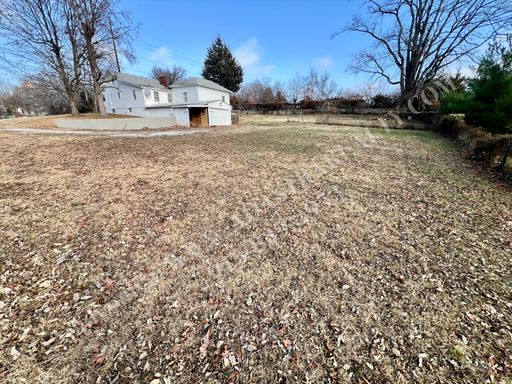 9603 E 35th St S, Independence, MO 64052