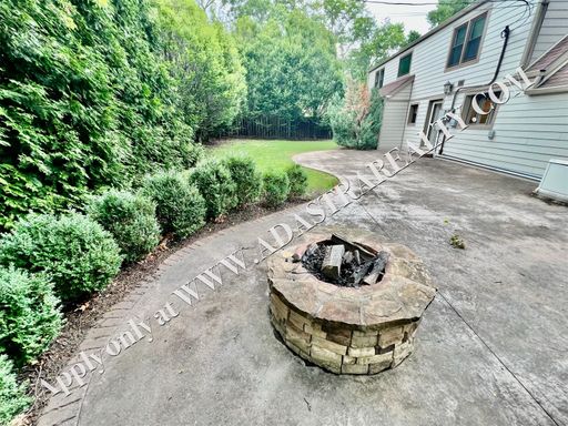  5404 Chadwick Rd, Fairway, KS 66205