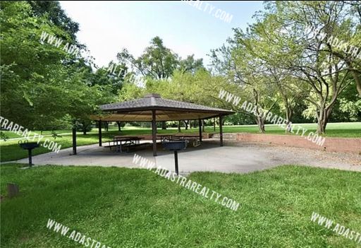 2227 W 78th St,, Prairie Village, KS 66208