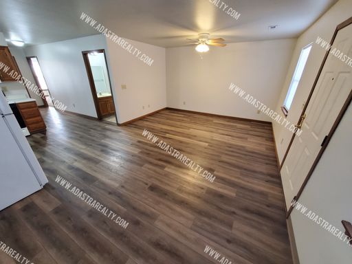 218 N Crest Dr,, Raymore, MO 64083