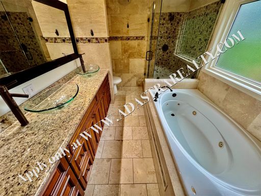  5404 Chadwick Rd, Fairway, KS 66205