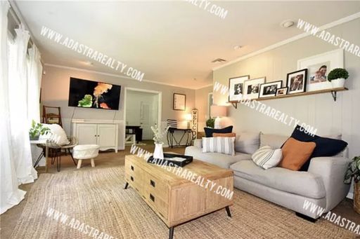 2227 W 78th St,, Prairie Village, KS 66208