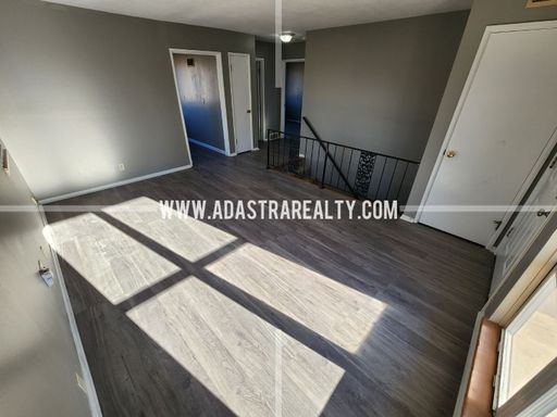 9415 Ballentine St,, Overland Park, KS 66214-1812
