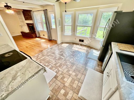 9832 Walmer St,, Overland Park, KS 66212