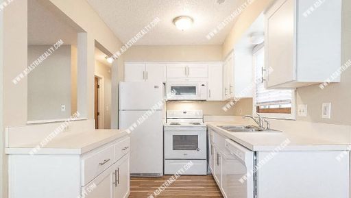 318 Birch Ln,, Lawrence, KS 66044