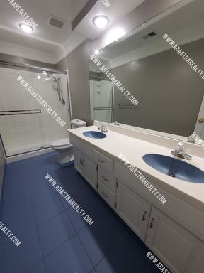 15810 Beverly St,, Overland Park, KS 66223-3475