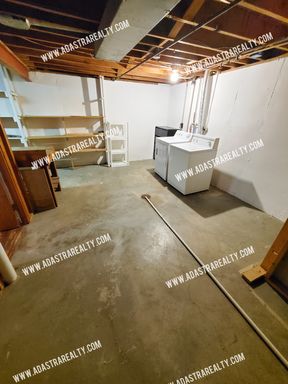 4825 W 75th St,, Prairie Village, KS 66208