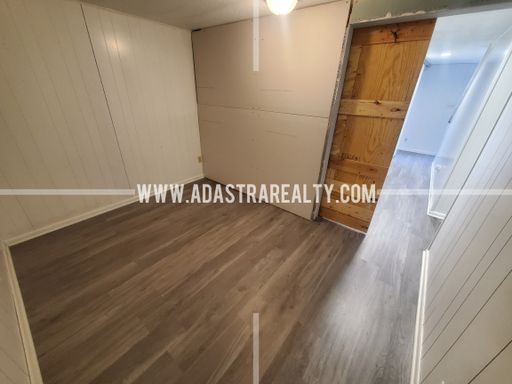 9414 Ballentine St,, Overland Park, KS 66214-1811