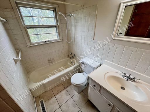 727 N Chestnut St, , Olathe, KS 66061