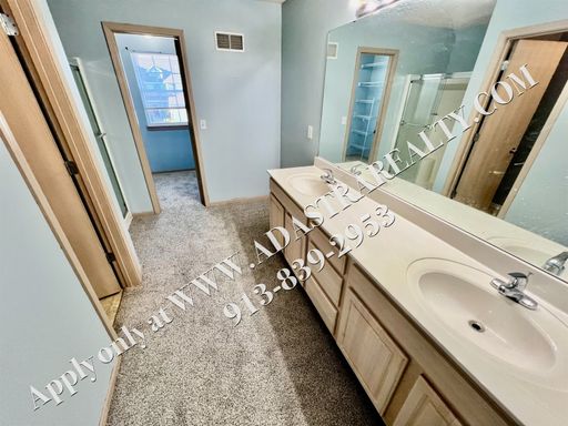 2141 SW Rambling Vine Rd,, Lee's Summit, MO 64082