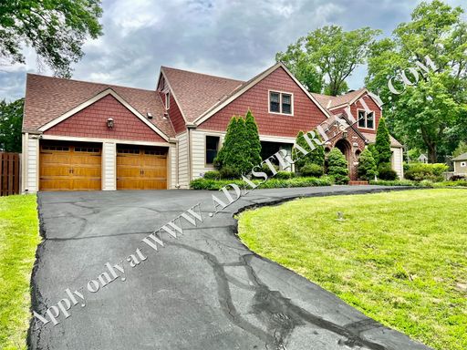  5404 Chadwick Rd, Fairway, KS 66205