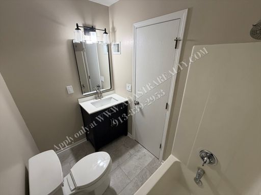 1569 E 120th St., Olathe, KS 66061