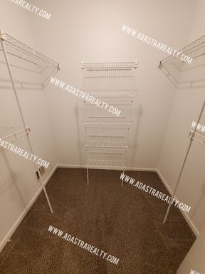 11006 W 76th St,, Shawnee, KS 66214-1268