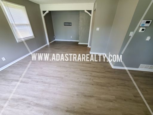 6004 E 152nd St, Grandview, MO 64030