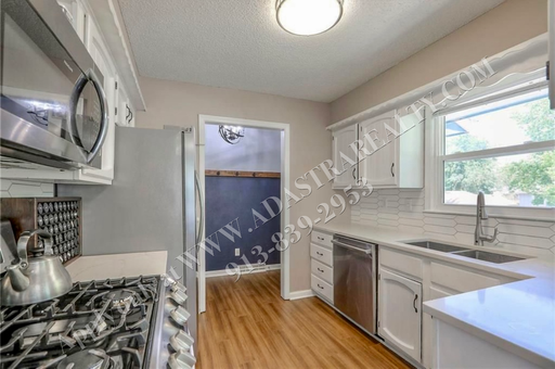 1921 SW 4th St, , Lees Summit, MO 64081