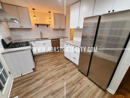 9709 Eby St,, Overland Park, KS 66212