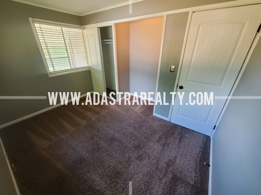 6011 N Forest Ave,, Gladstone, MO 64118-4823