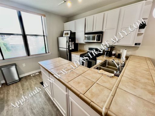 4545 Madison Ave,, Kansas City, MO 64111